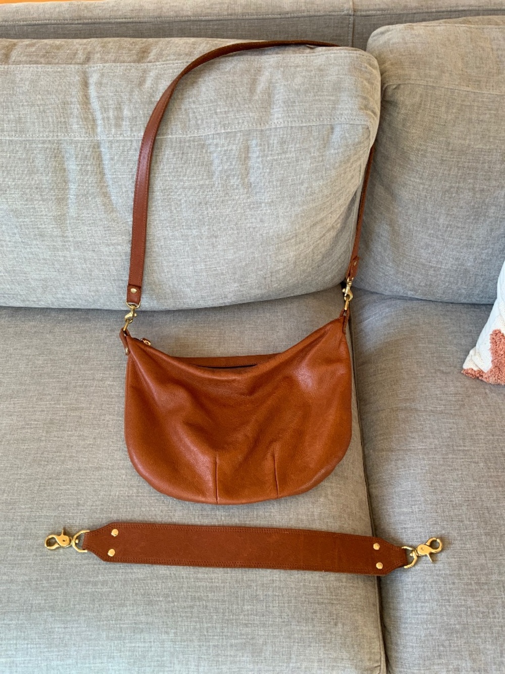Clare V Moyen Messanger In Brown